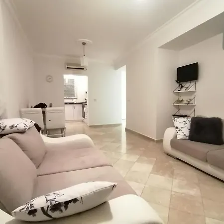 فيلة Seaside Residence, Villa Guel, Denize Sifir, 3 Yatak Odali , 6 Kisilik ,Triplex Site Icerisinde Havuzlu Villa *