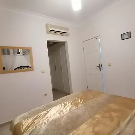 فيلة Seaside Residence, Villa Guel, Denize Sifir, 3 Yatak Odali , 6 Kisilik ,Triplex Site Icerisinde Havuzlu Villa
